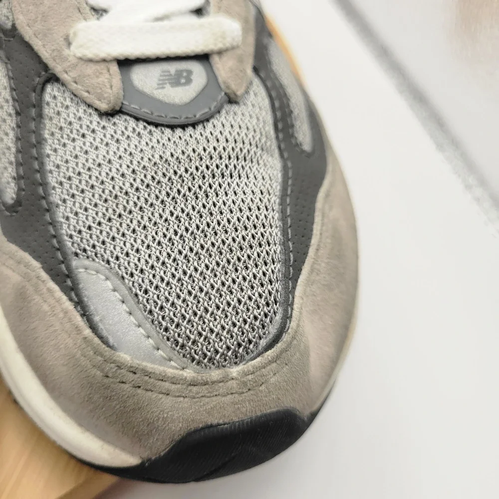 New Balance 990v6 Grey Suede Mesh Running Shoes GC990GL6 Boys 6.5 Womens 8